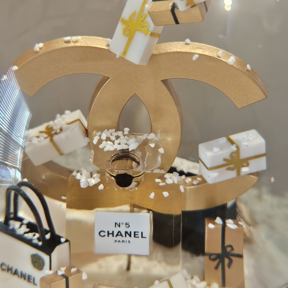Chanel Classic CC Snow Globe - Picture 3 of 5